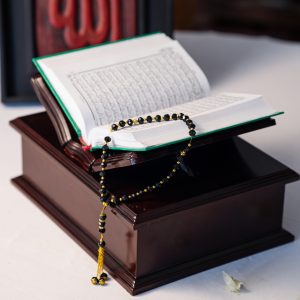 প্রিমিয়াম কাঠের কুরআন রিহাল